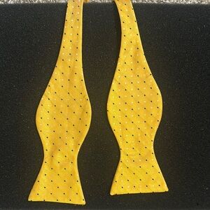 Yellow Polka Dot Self-Tie Bow Tie for Men - Classic Formal Accessory
